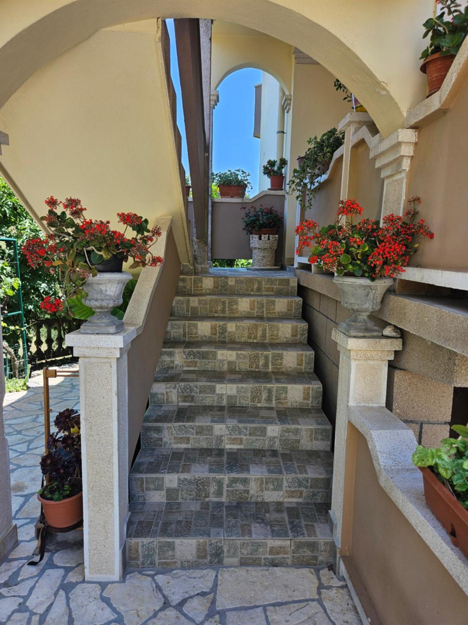 Apartmani Tatjana Rab Town Exterior foto