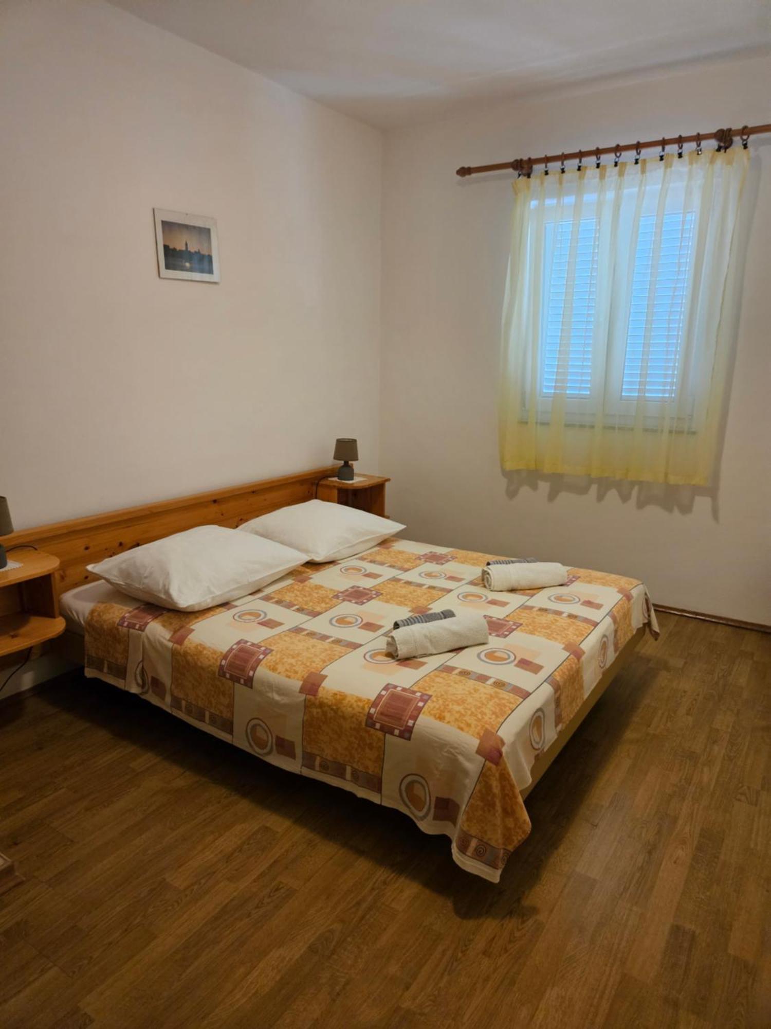 Apartmani Tatjana Rab Town Exterior foto