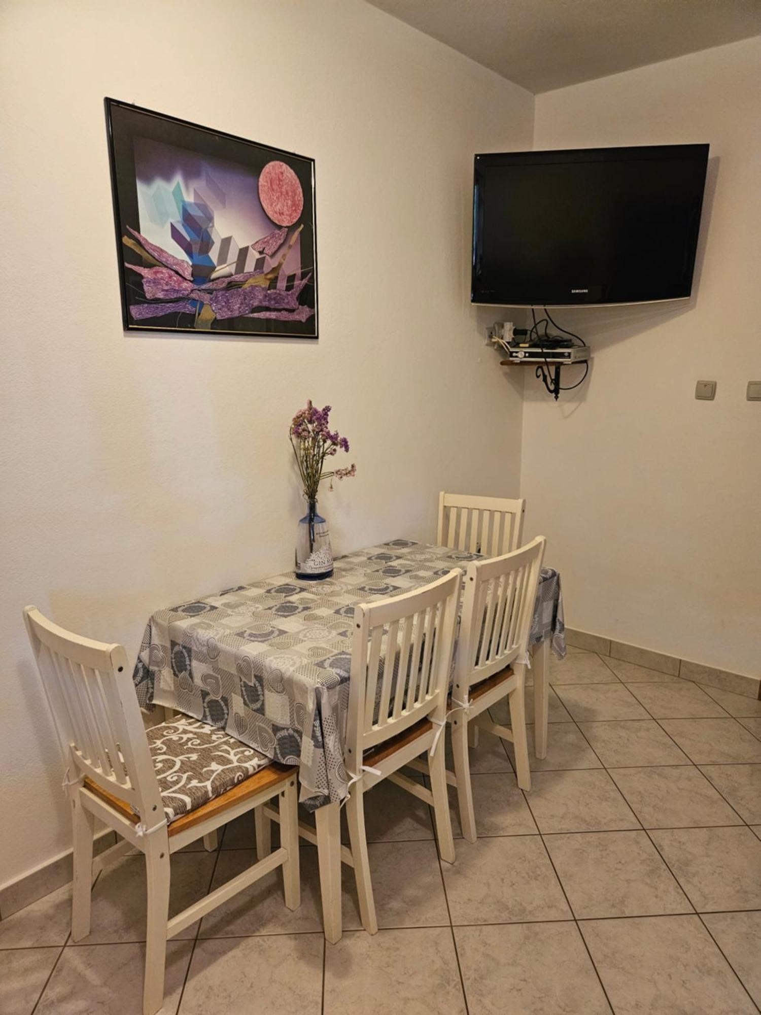 Apartmani Tatjana Rab Town Exterior foto